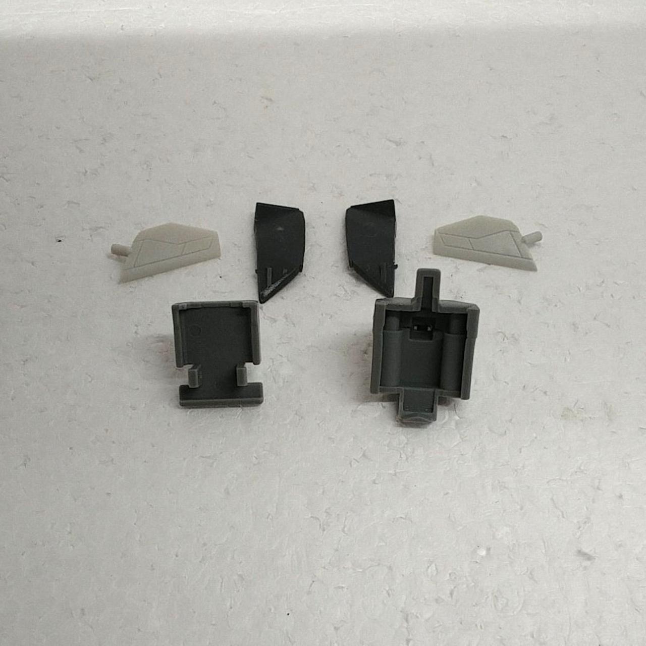 付属品は写真の物で全てです。