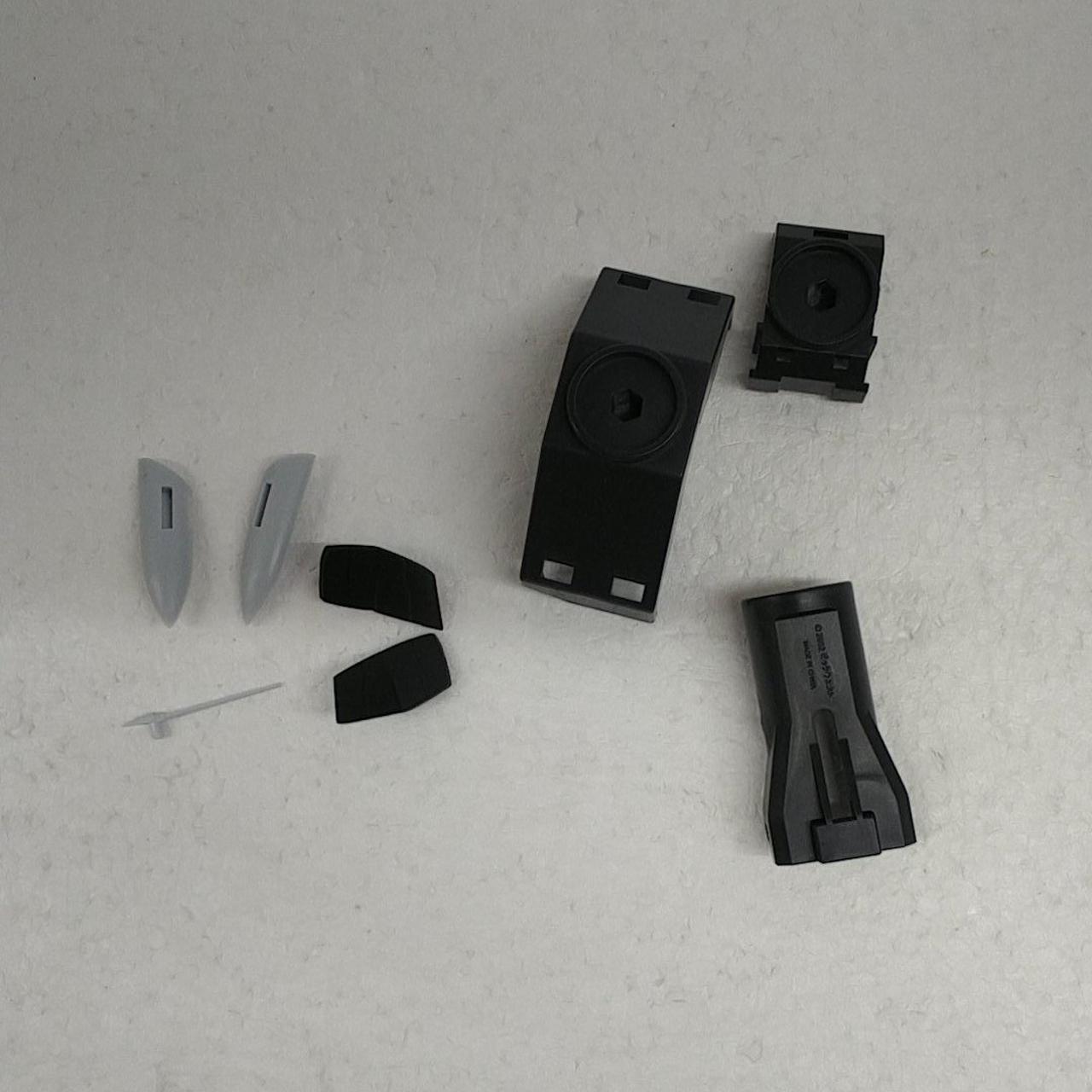 付属品は写真の物で全てです。