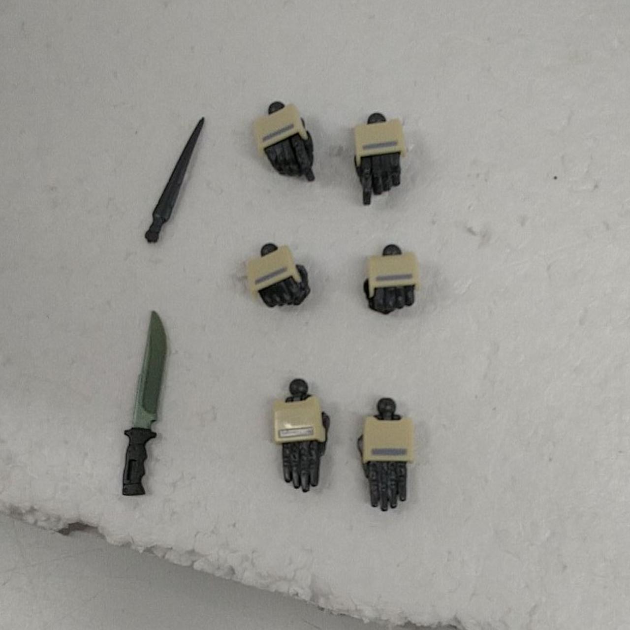 付属品は写真の物で全てです。