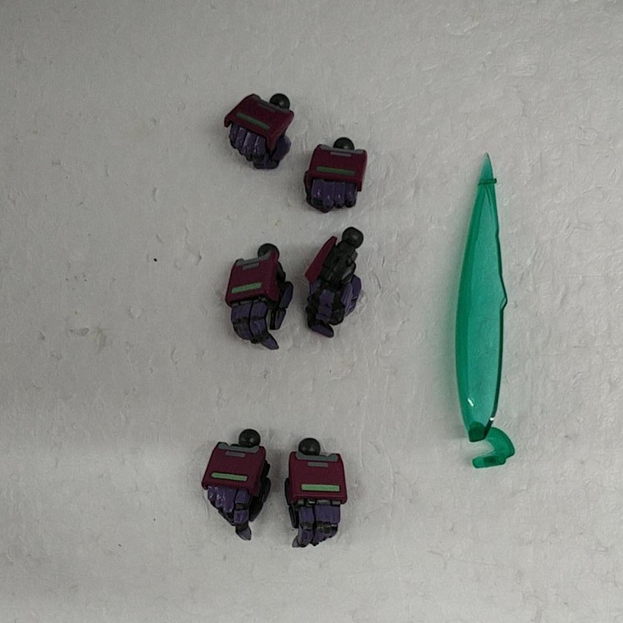 付属品は写真の物で全てです。