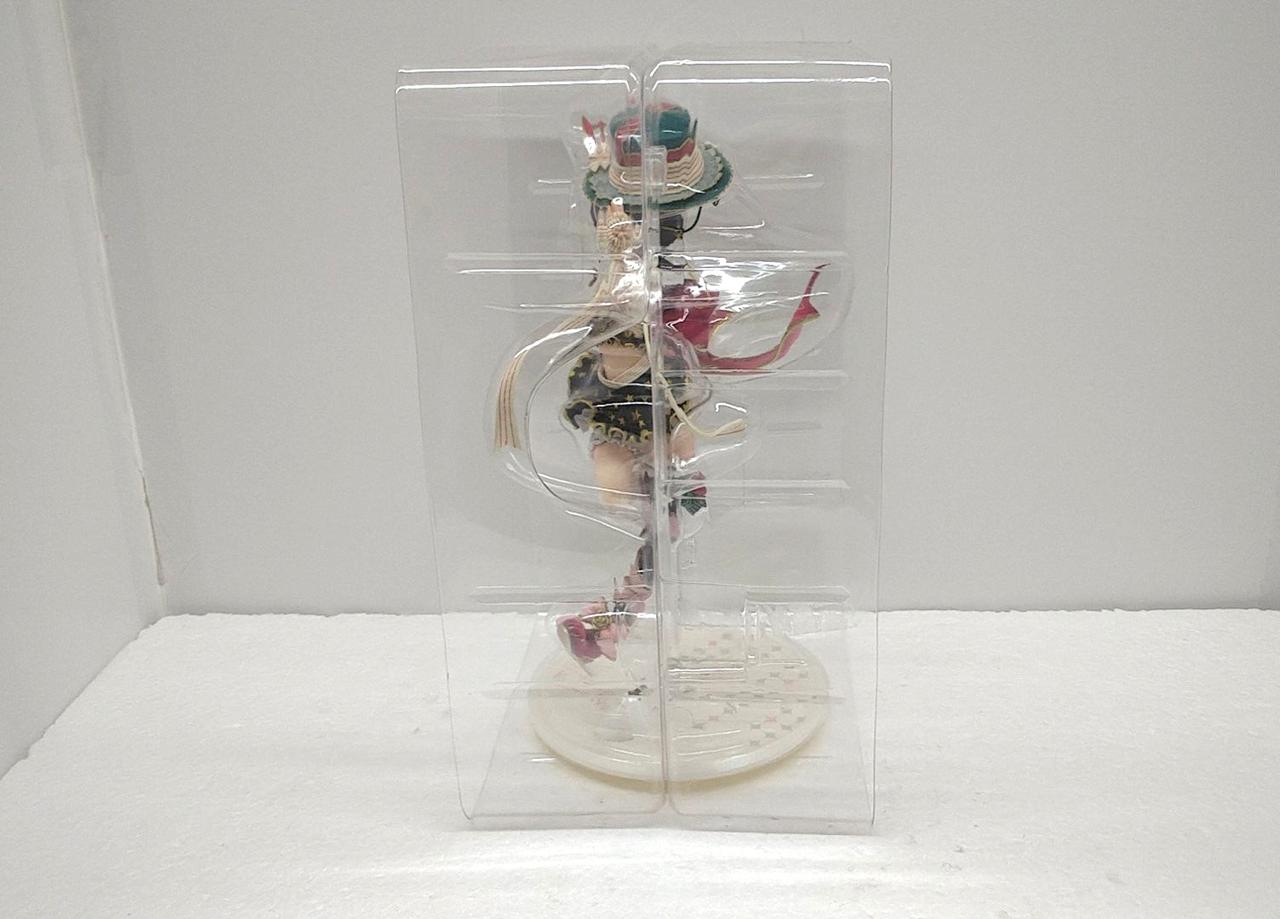 ブリスター　シール跡あります。