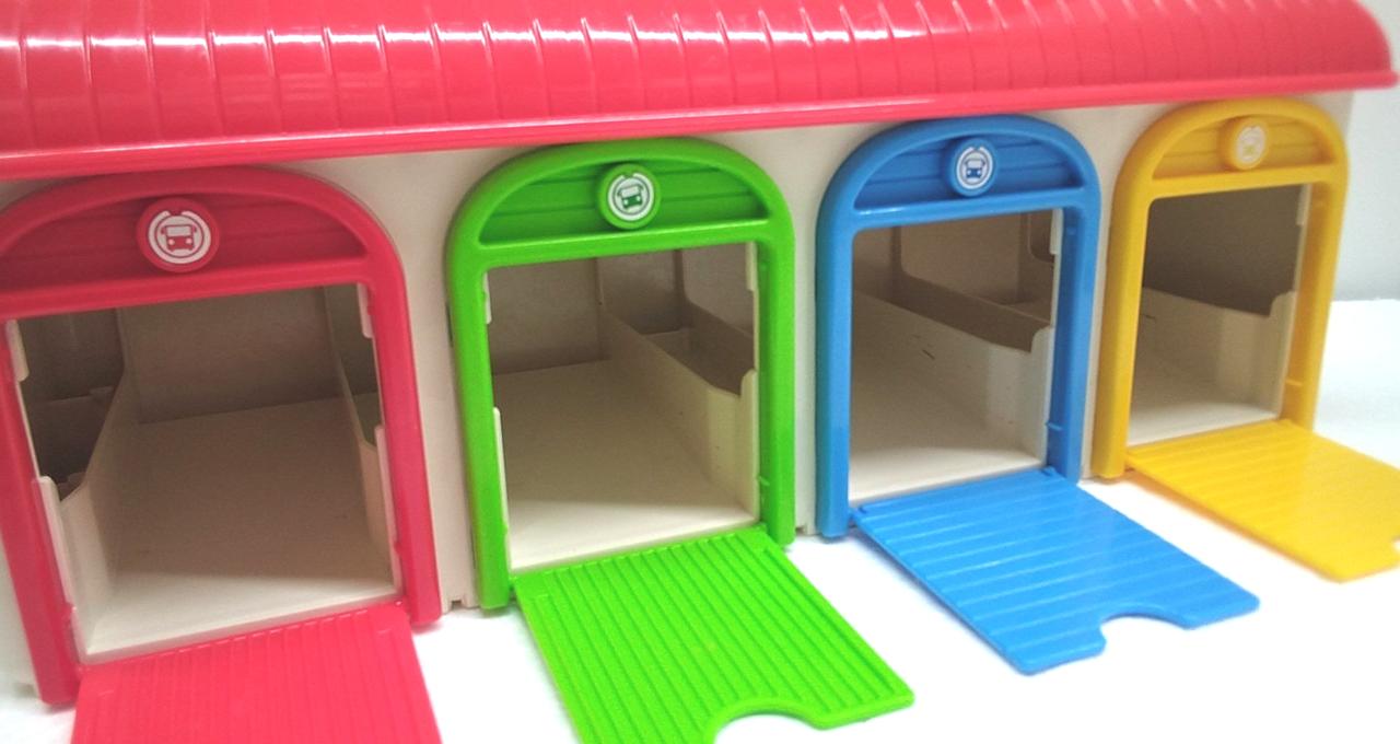 車庫内　汚れあり