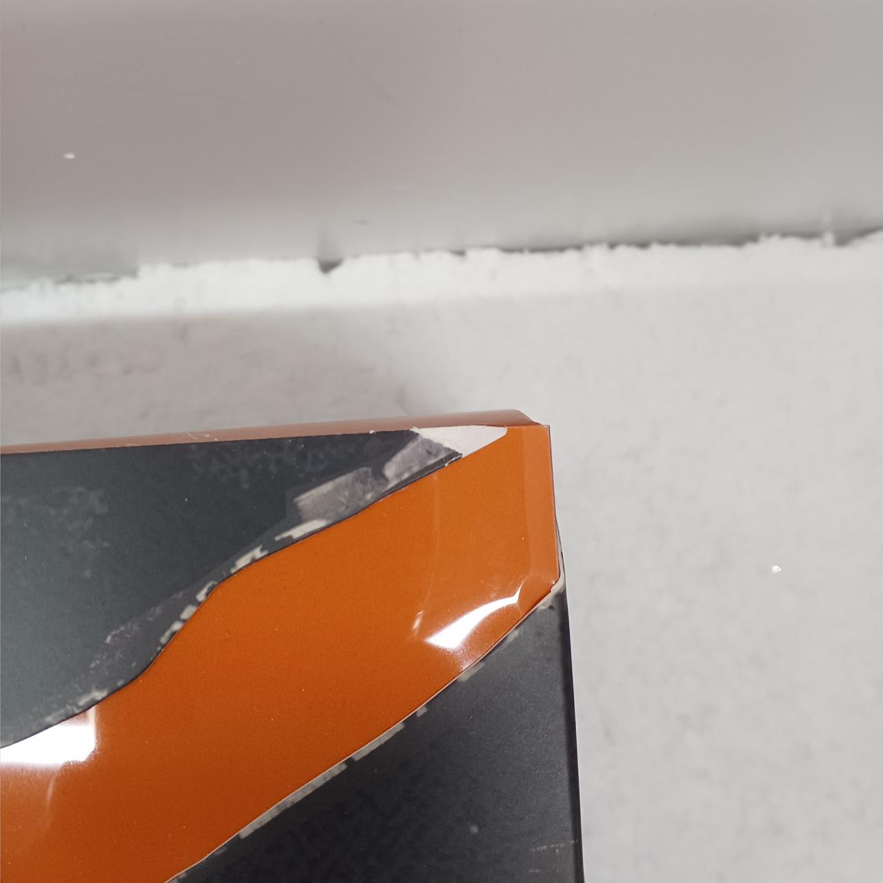 パッケージ傷みあり