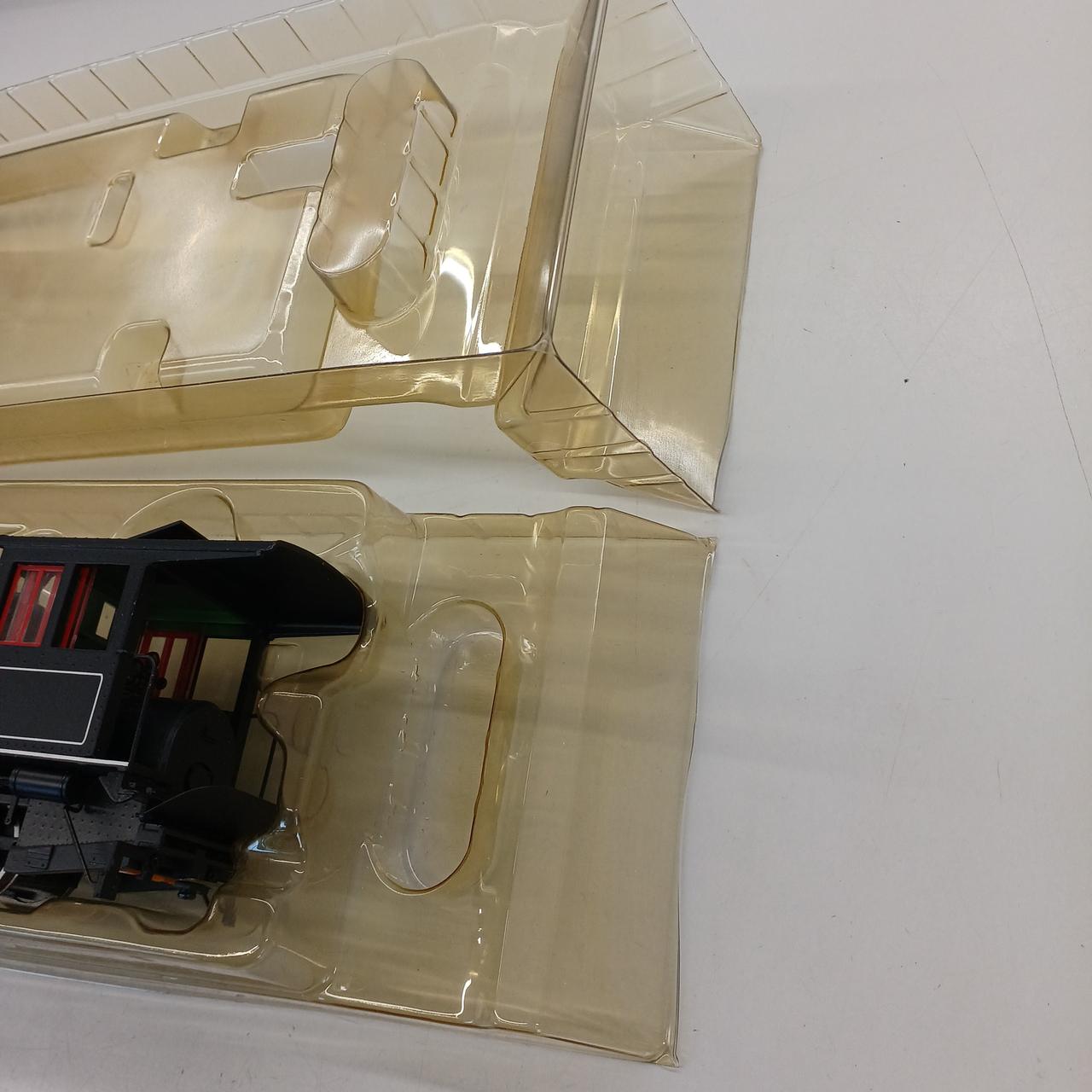 ブリスター上下でカットされています