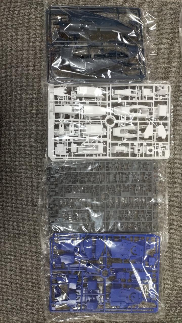 商品を見てもらった通り箱だけ少しの傷がありますが本体が未使用に近い