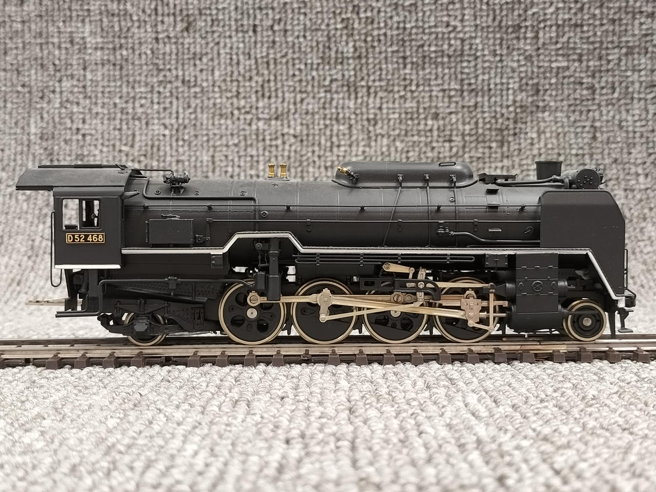 フォムラスD52形蒸気機関車 フォムラスD52形蒸気機関車 相模原「鹿沼公園」にある蒸気機関車D52形