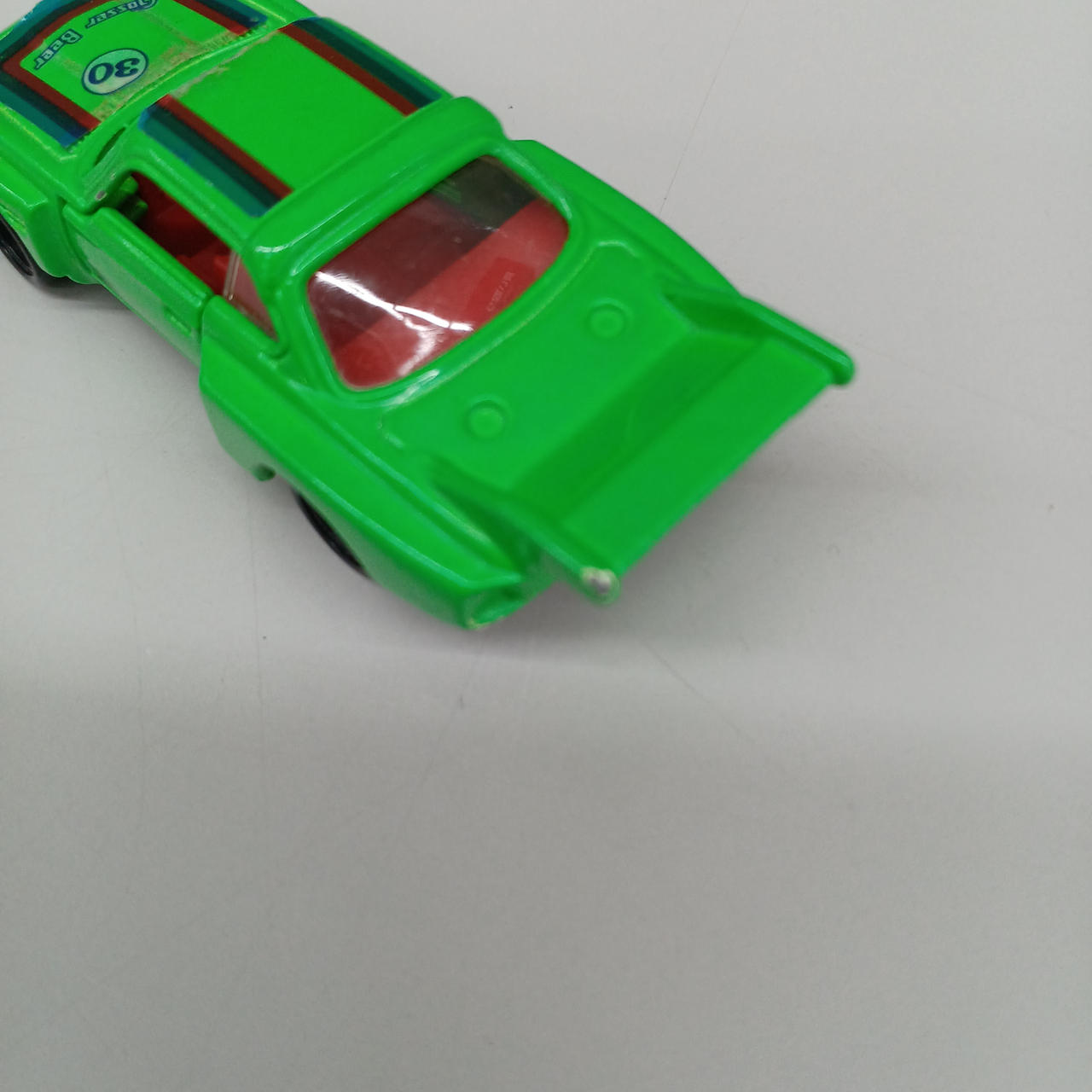 角塗装剥げあり