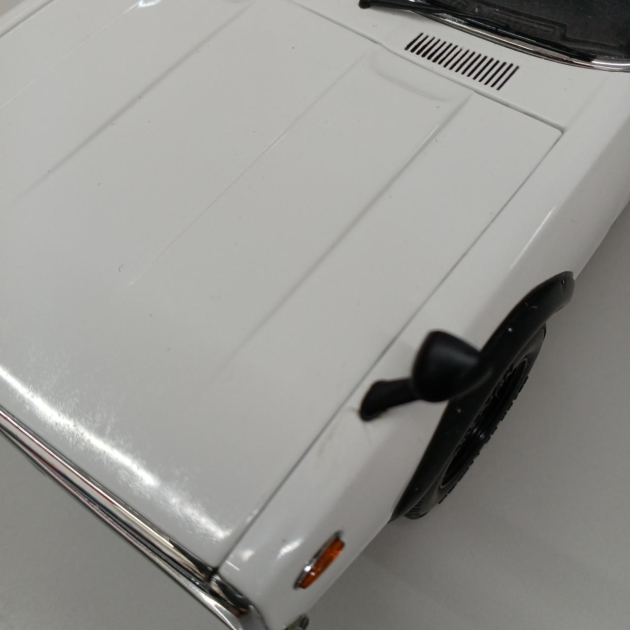 ミラー付近にキズあります