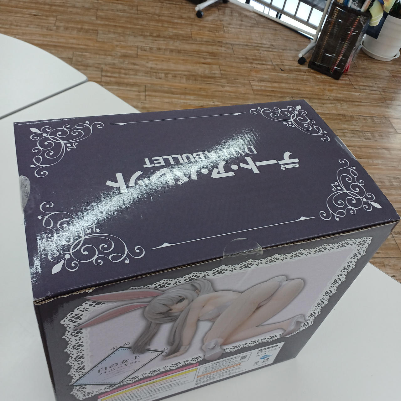 テープ一部剥がれあり