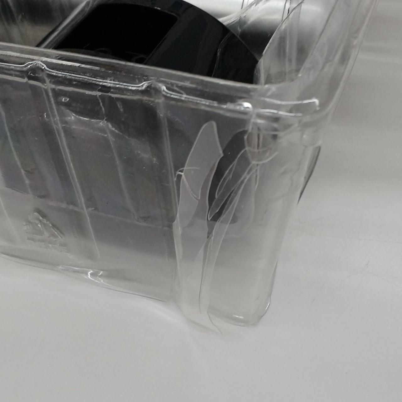 ブリスターが破損しています。