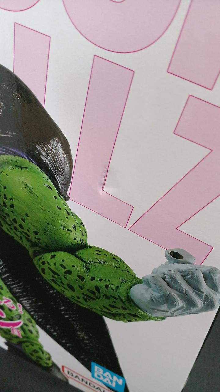 写真中心部にへこみがあります