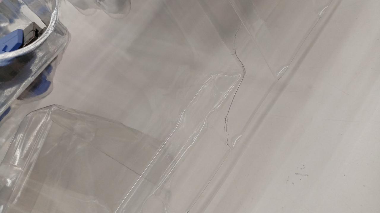 ブリスター破損あります。