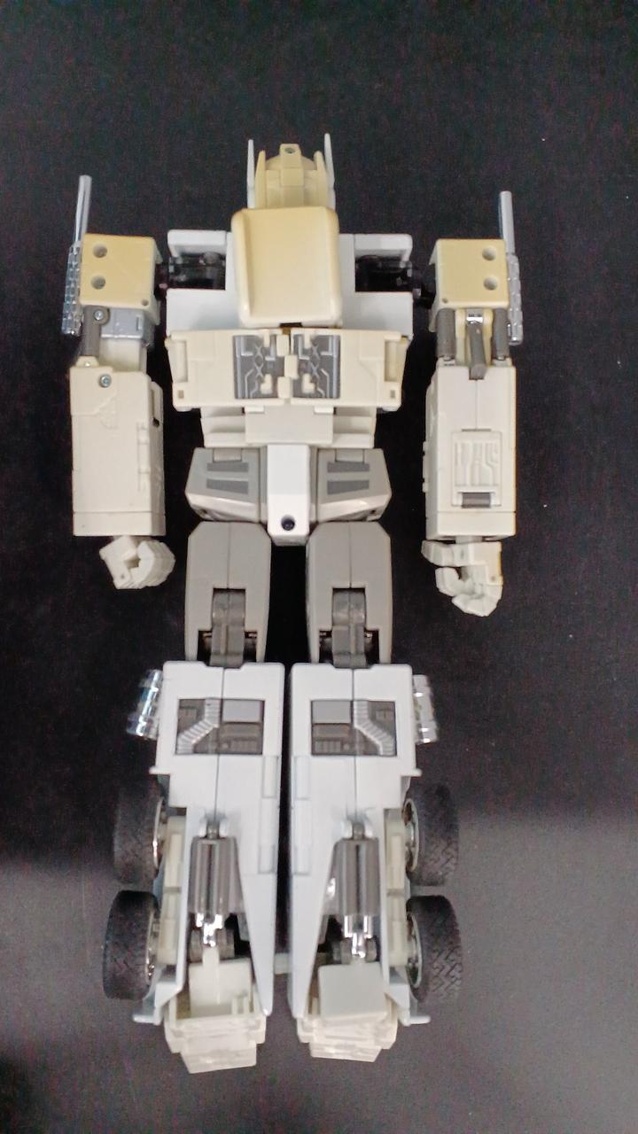 TAKARA TOMY トランスフォーマー＆ピカチュウ 2011年セット TAKARA TOMY トランスフォーマー＆ピカチュウ 2011年セット