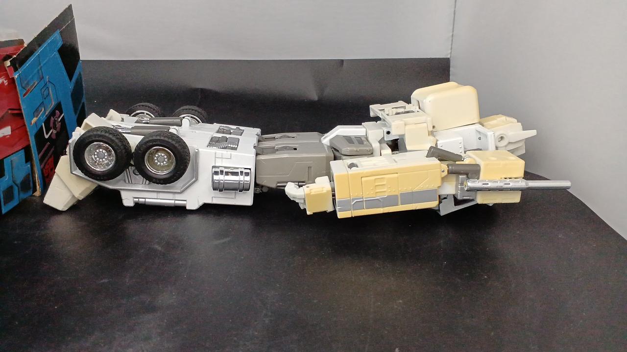 Takara Tomy - 専用 タカラトミー トミカを運ぼう！サクサクつみおろしターミナル