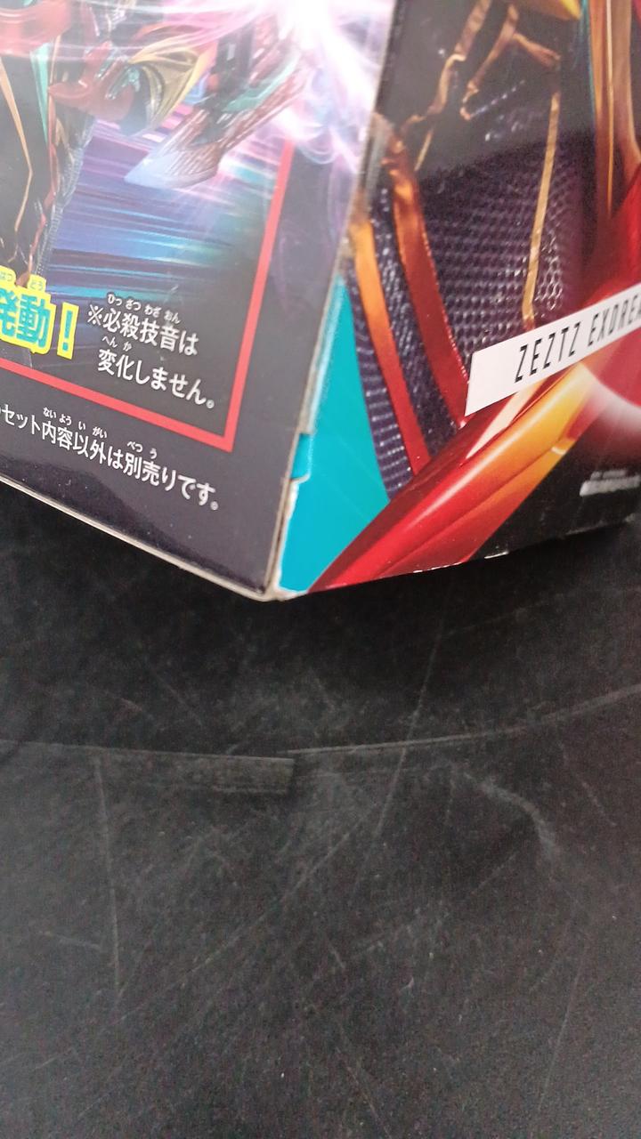 キズがあります。