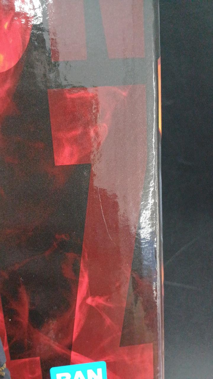 キズがあります。