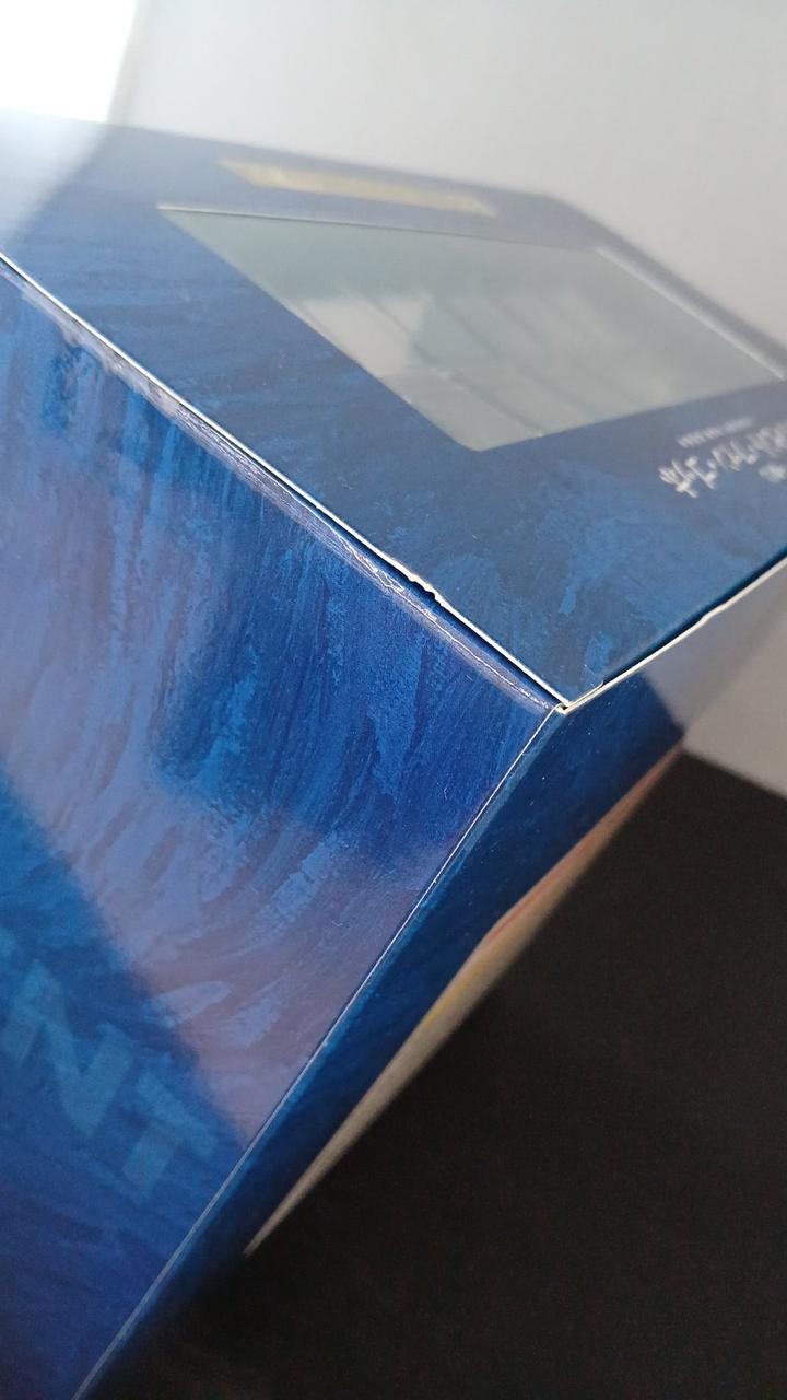 キズがあります。