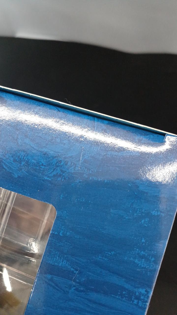 キズがあります。