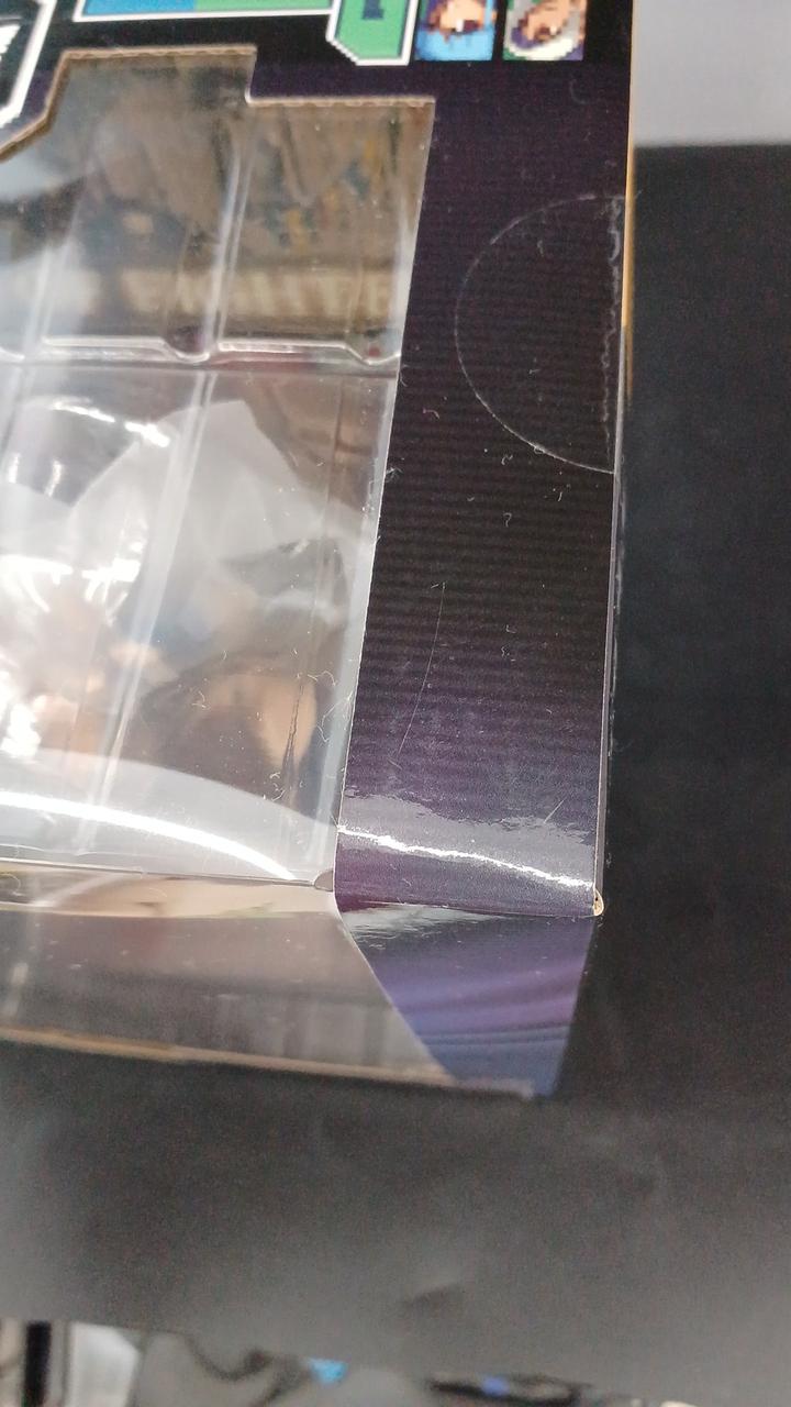 キズがあります。