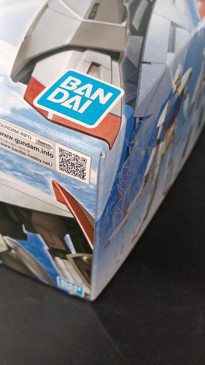 角にダメージがあります。