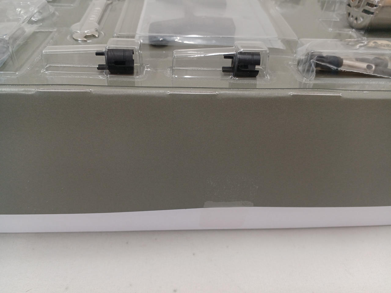 テープ止めされています