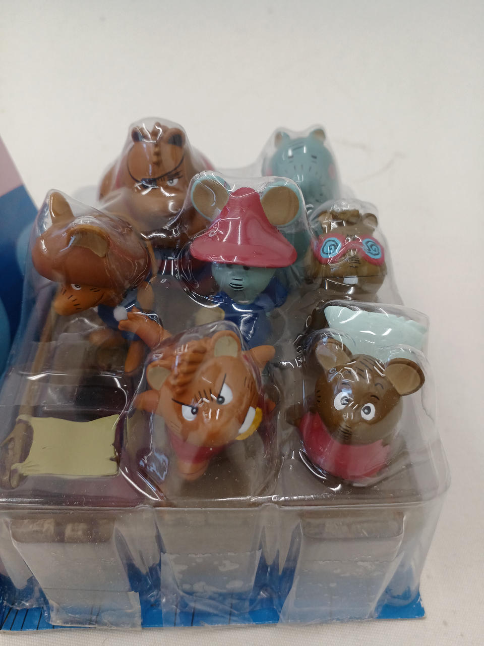 中はセロテープ止めしてあり未開封です。