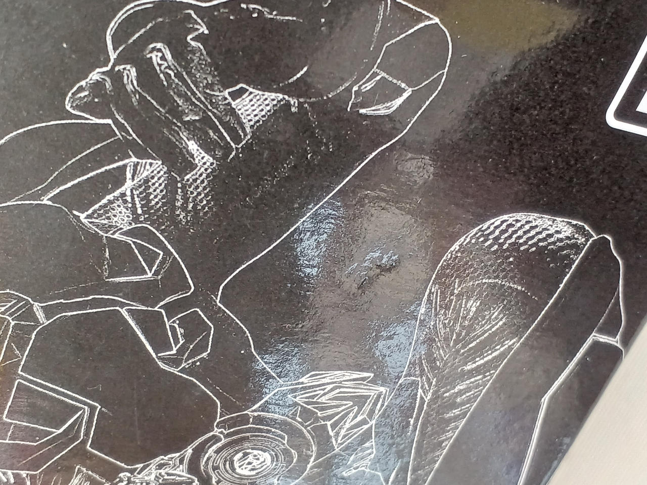 正面部分少しへこみ痕あり。