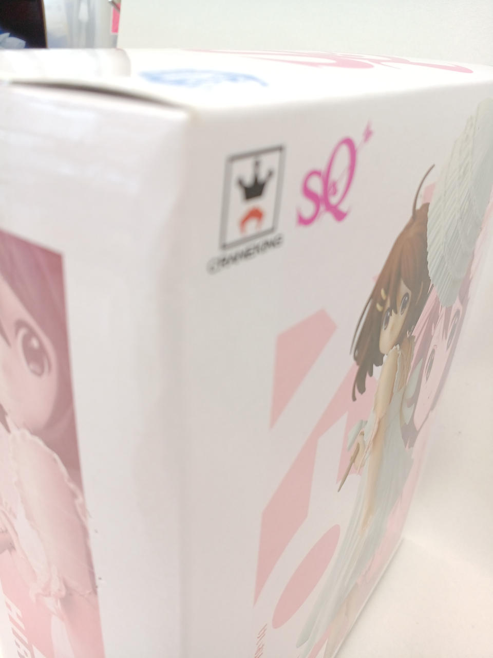 箱 凹み、折れあり