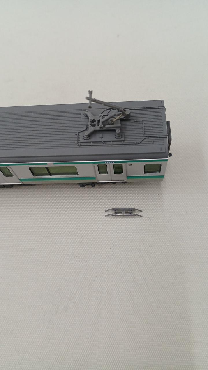 パンタグラフ破損あり