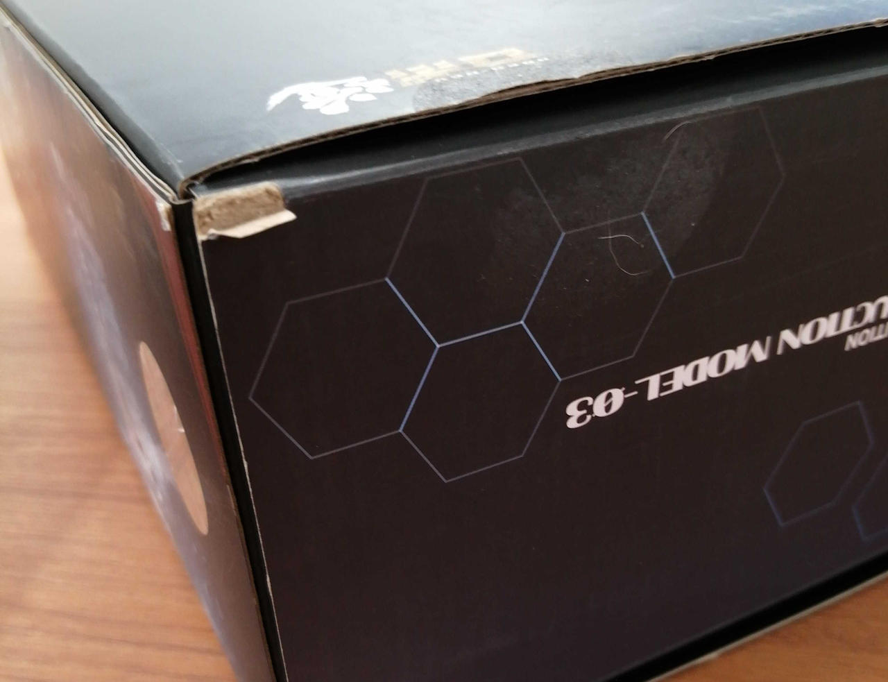 外箱はイタミあり