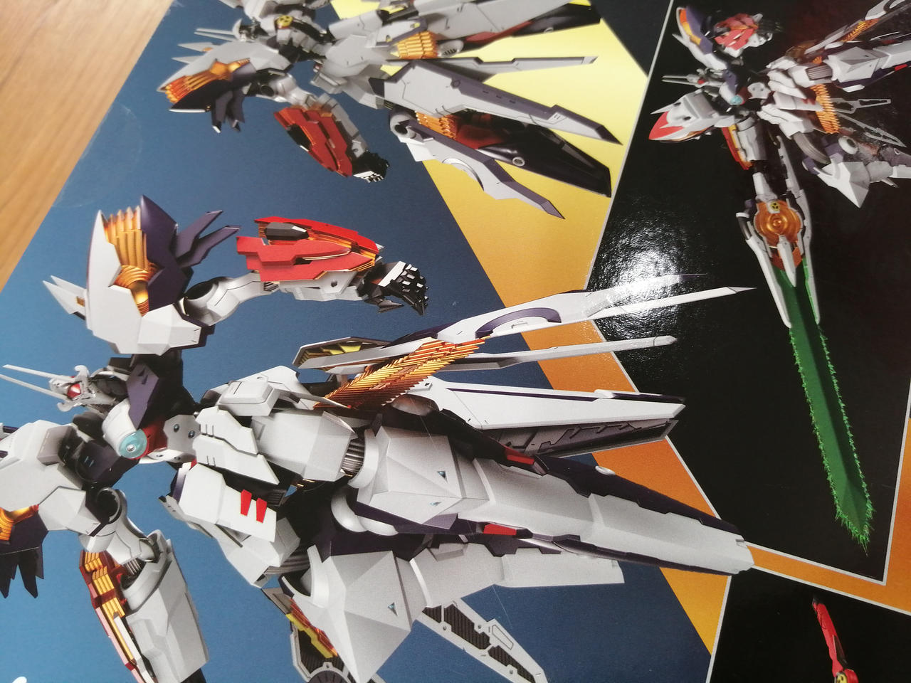 外箱イタミ（やや凹み）