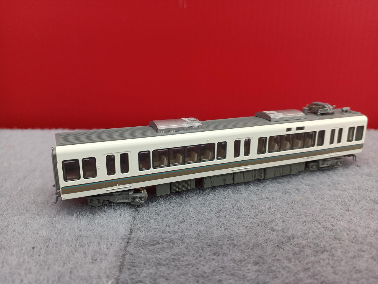 動力車、モーター音大きめ