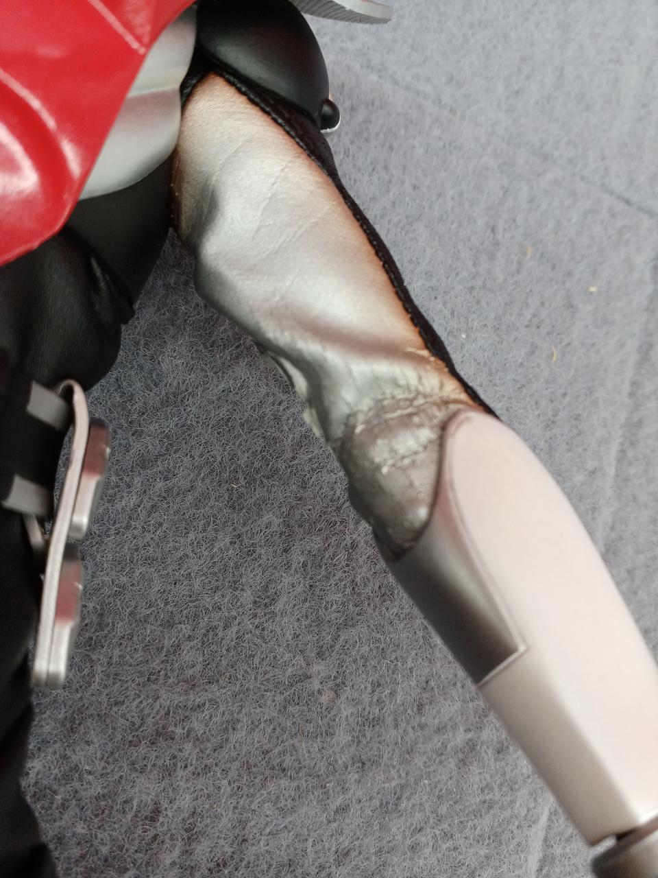 スーツ劣化あり