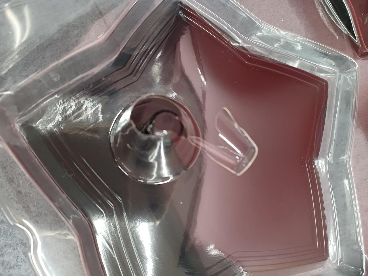 ブリスターに破損あり