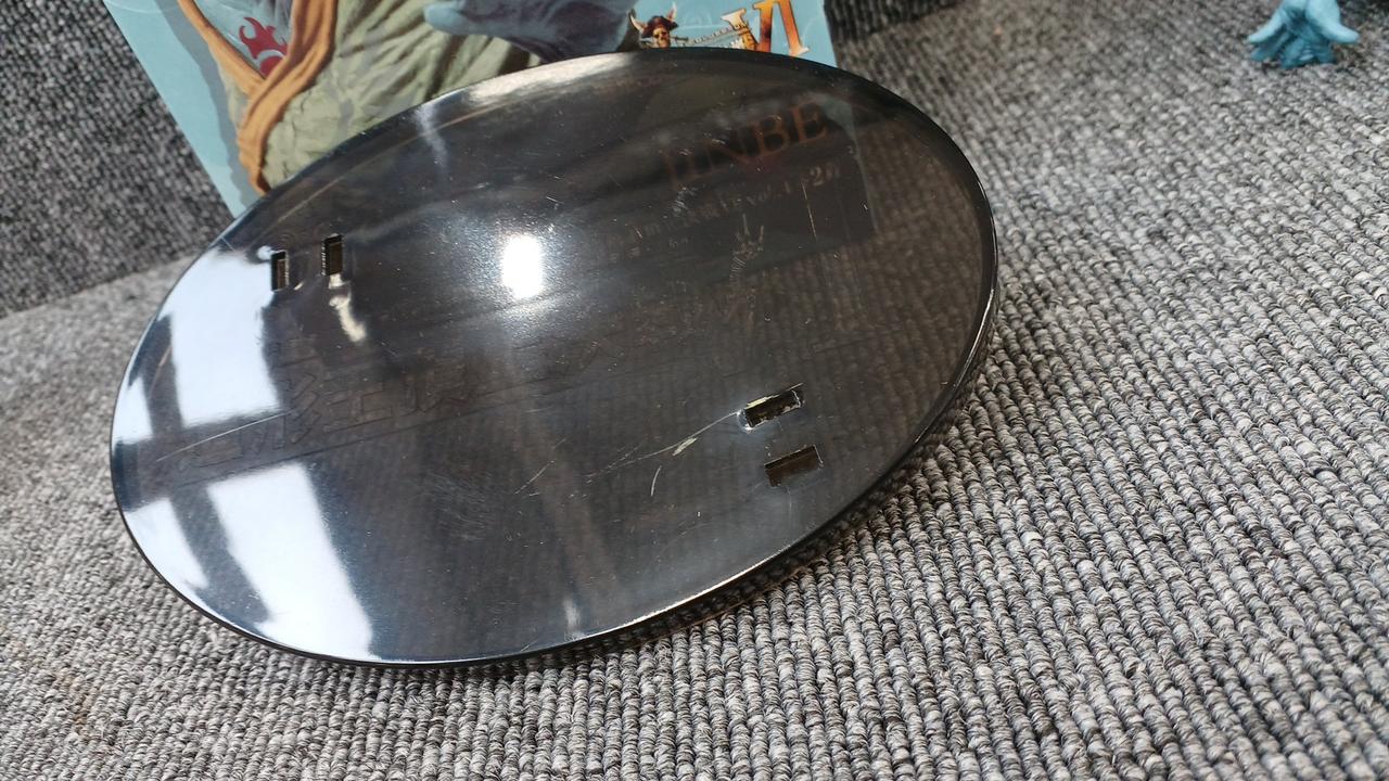 台座にキズ·汚れあります