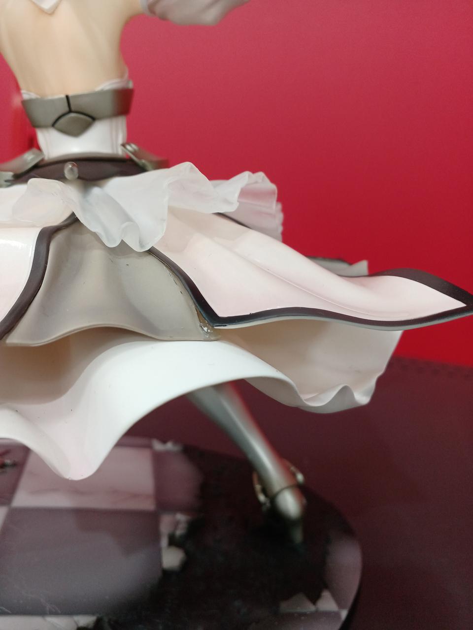 ドレス剥がれ破損あり