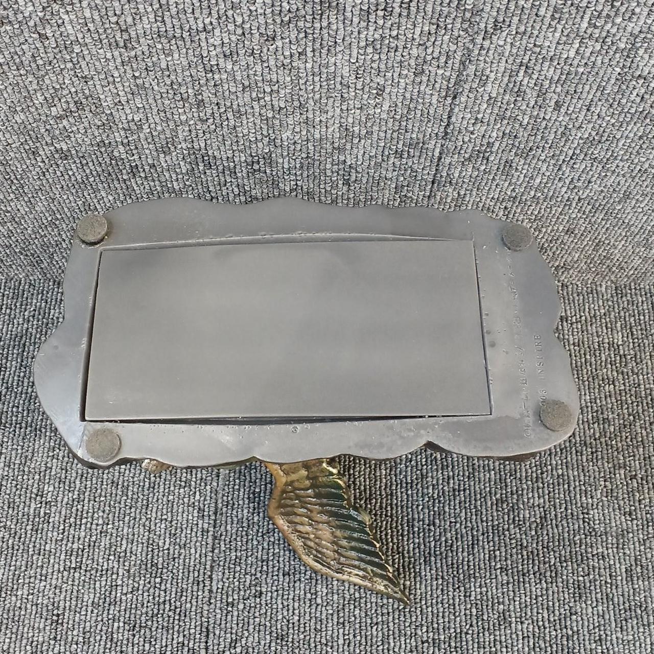 裏面　滑り止めが接着されています