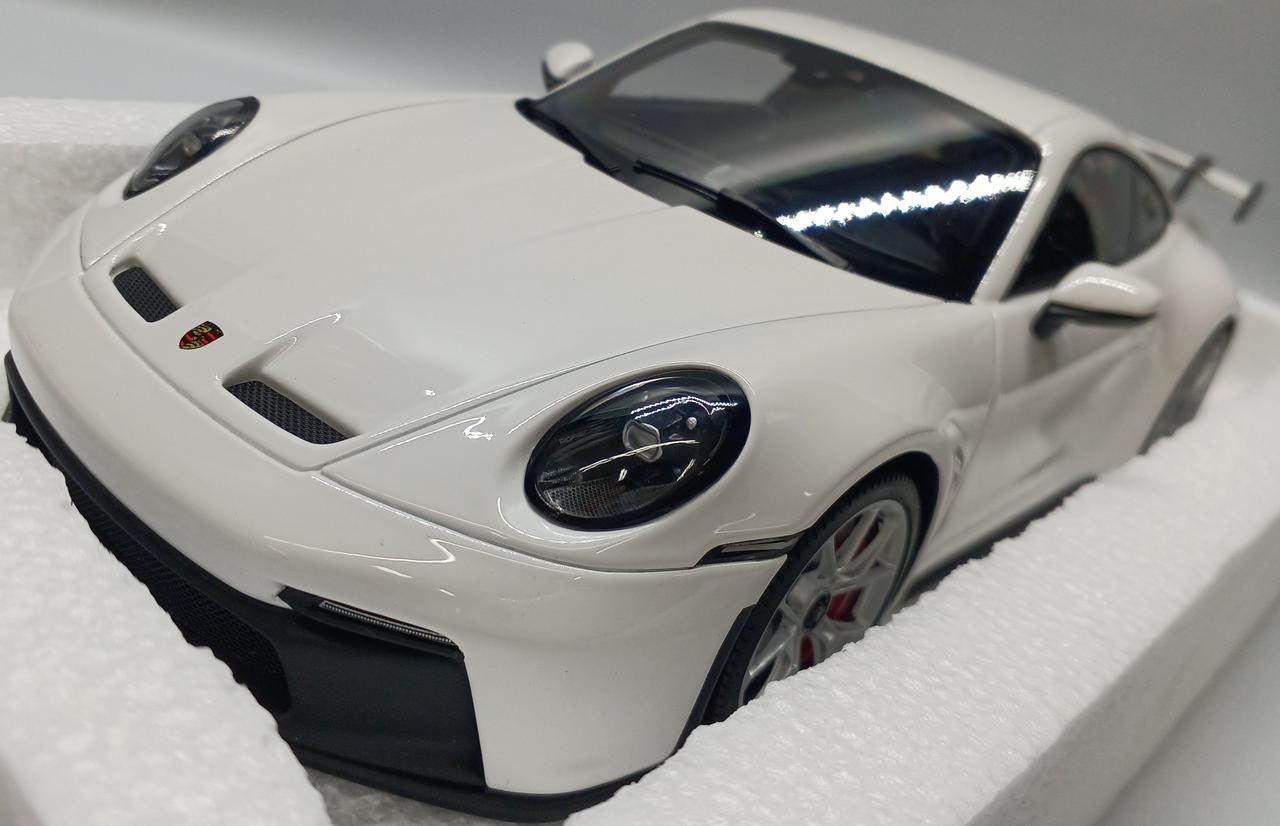 1/18 Porsche 911 (992) GT3 Whi