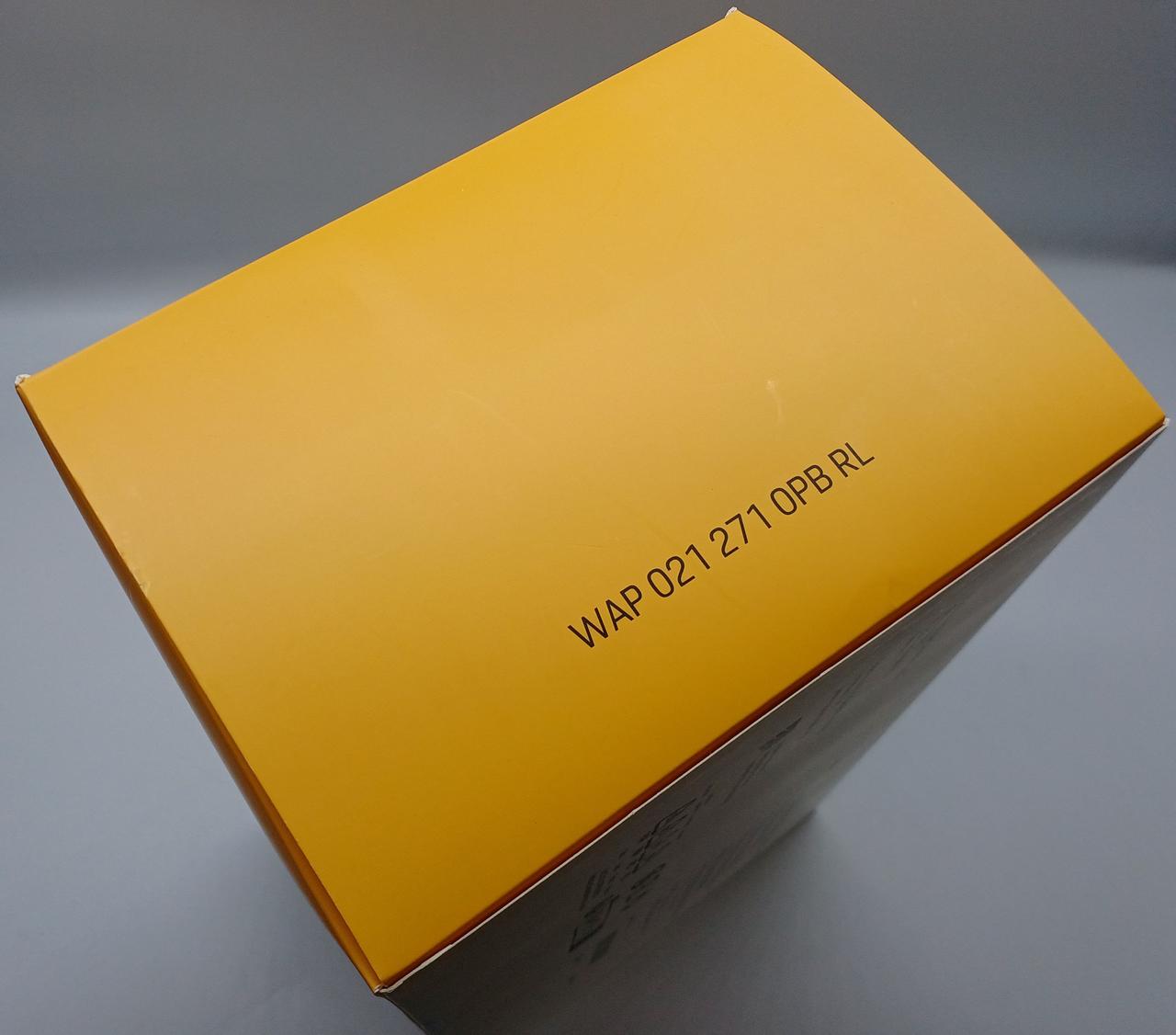 外箱に日焼けあり