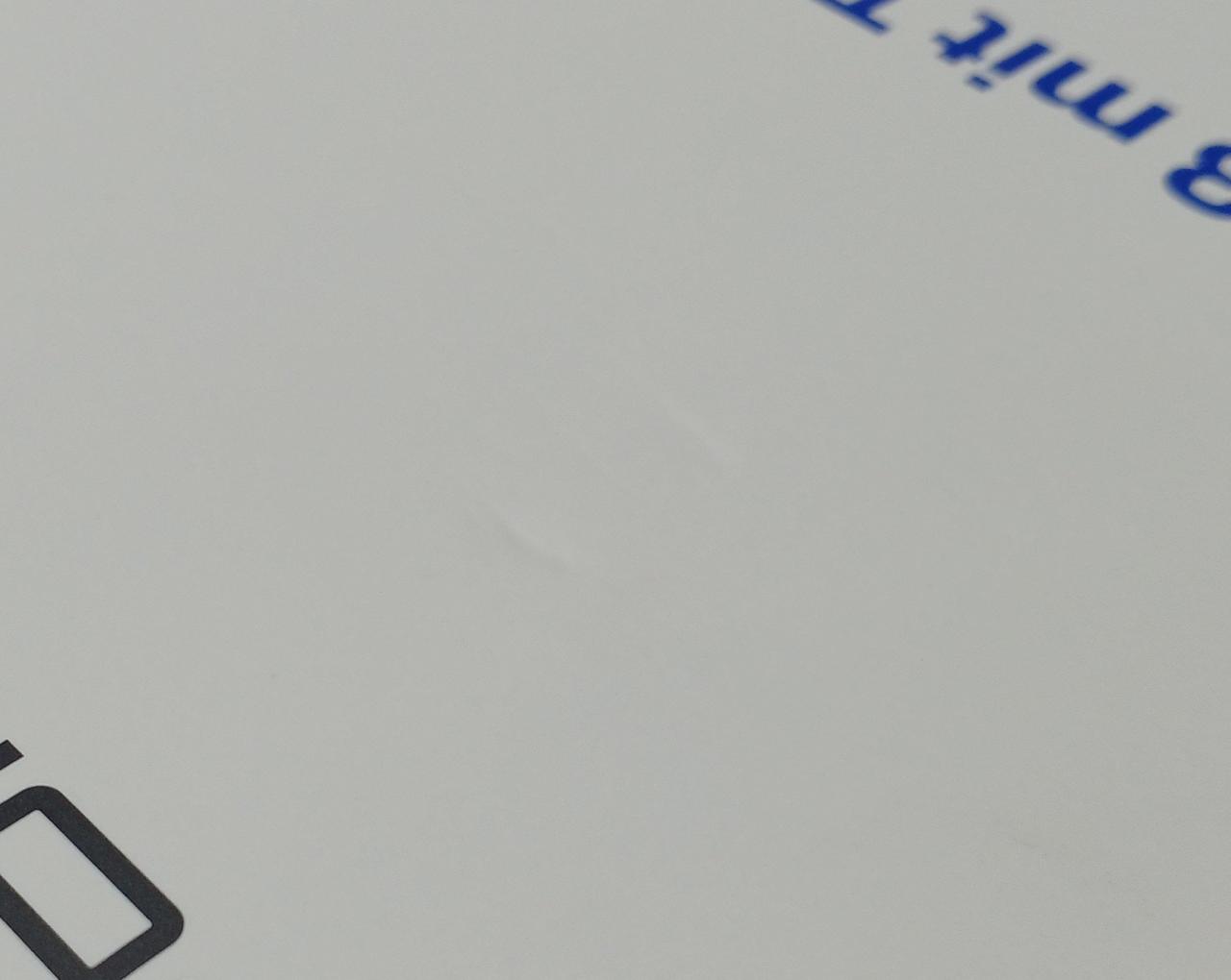 外箱にイタミあり