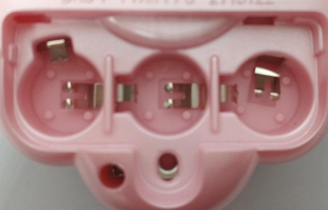 液漏れ防止のためLR44電池なし