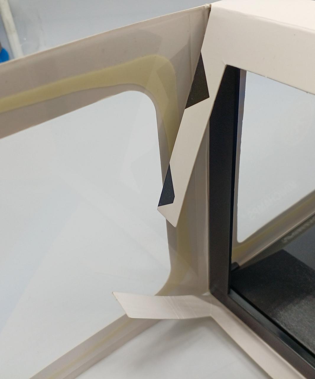 外箱の内側のツメイタミあり