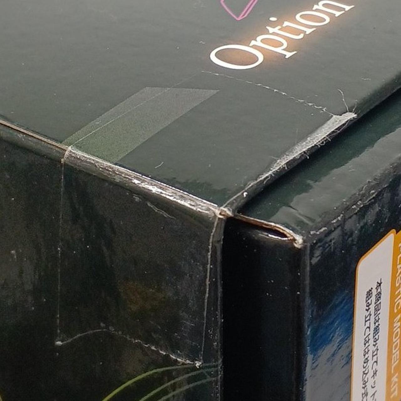 角4ヶ所テープ貼ってあります