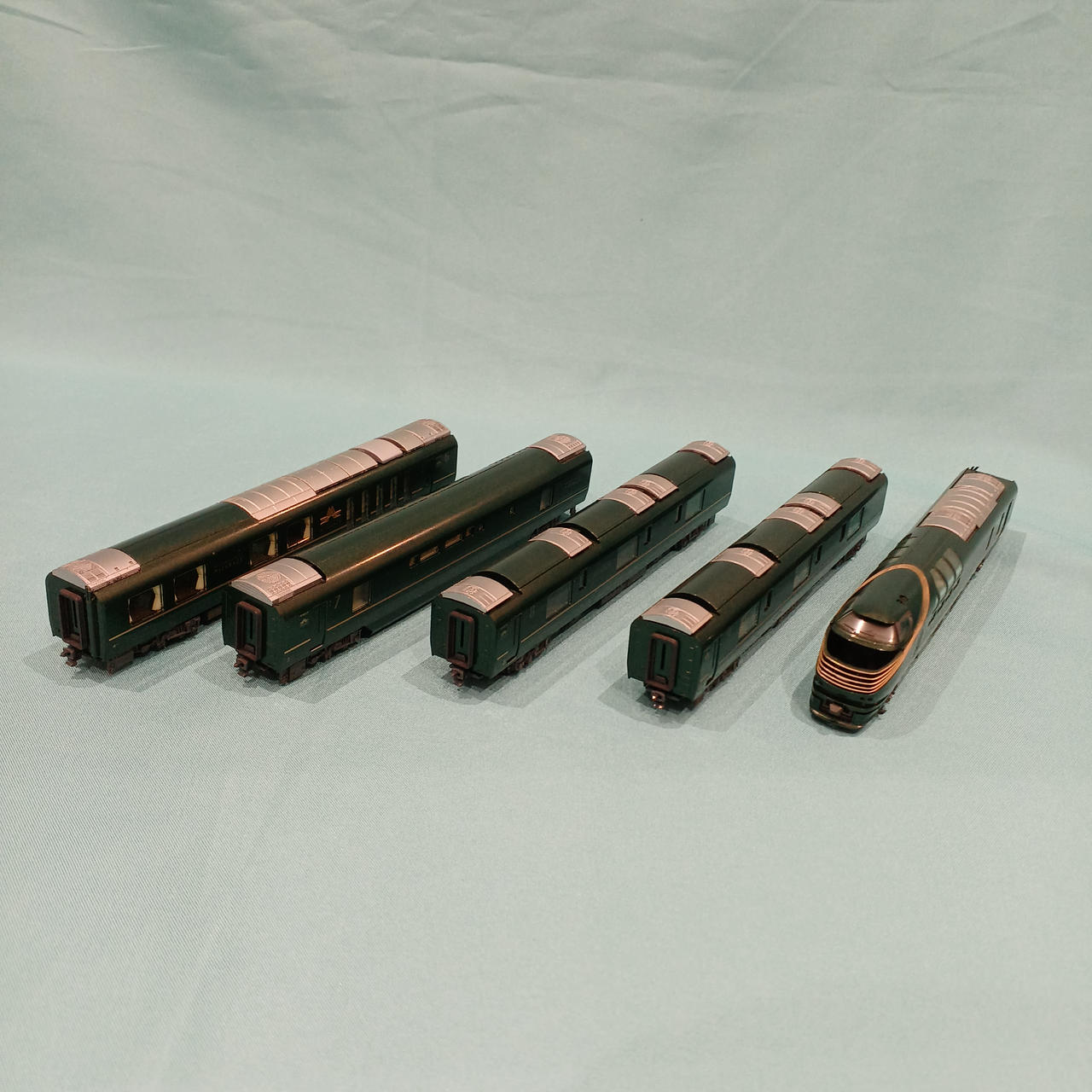 カトー(KATO)|87系「TWILIGHT EXPRESS 瑞風」10両セット|HARDOFF