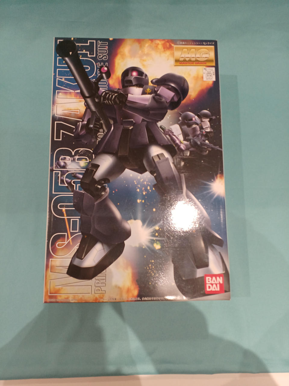 バンダイ製 1/100scale MG ザクⅠ（黒い三連星）中袋未開封品 MG 1/100 MS-05 旧型ザク（黒い三連星）｜バンダイ ホビーサイト