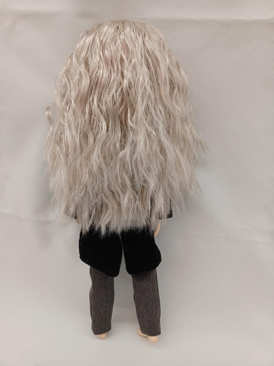 髪の毛、少々絡まりあり