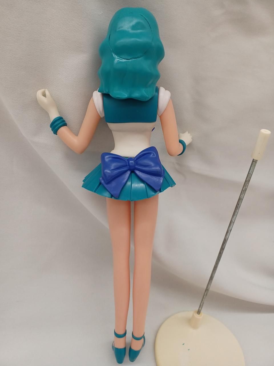 フィギュアを支える台座パーツ欠品してます