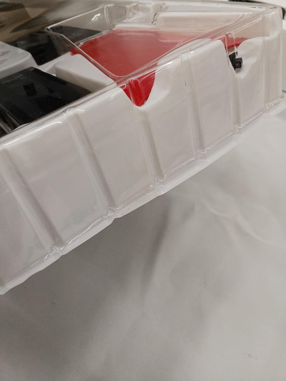 テープ剥がしてないです