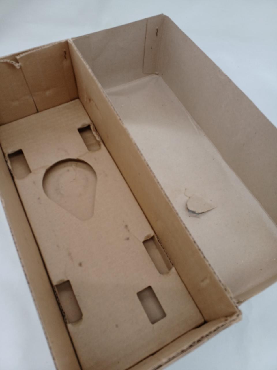 箱の状態悪いです