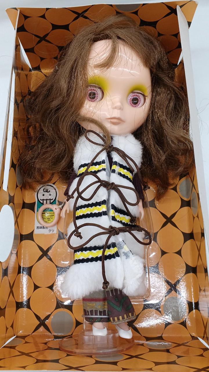 箱に簡易的に留めてあります